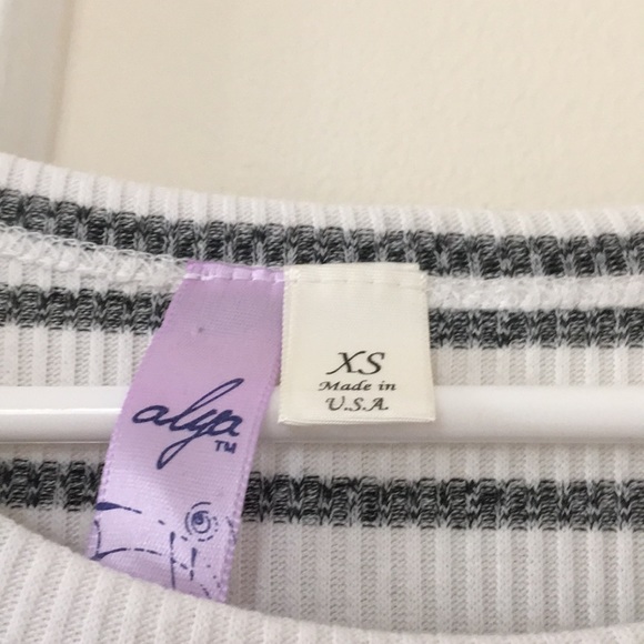 Francesca’s White Striped High-Low Shirt - Picture 5 of 7